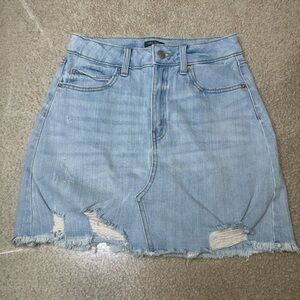 WILD FABLE DENIM MINI SKIRT SZ 4 NWOT